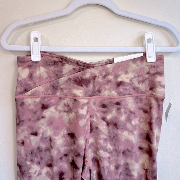 NWT Maurices High Rise Shades of Pink Tie Dye Leggings Size Medium - Picture 4 of 11